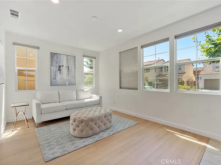 6956 La Rochelle Way — Photo 9