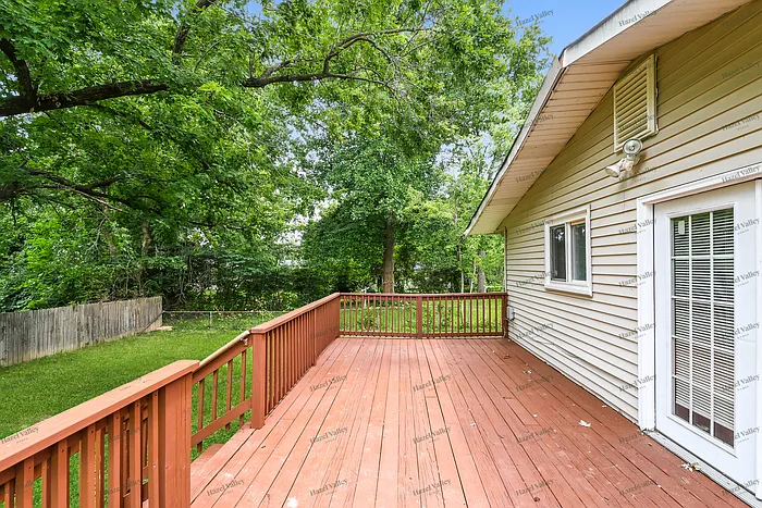10250 Valley Dr — Photo 12