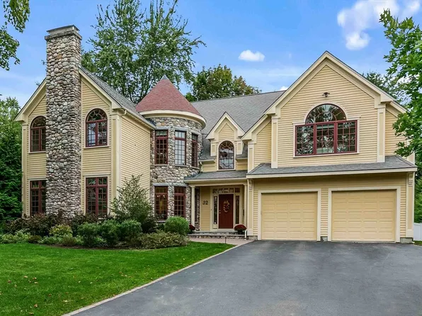 32 Twitchell St, Wellesley, MA 02482