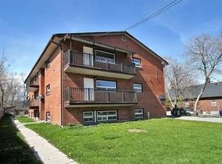 118 Bloor St W #1A, Oshawa, ON L1J 1P4