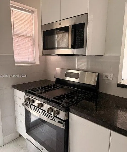 450 77th St #2 — Photo 5