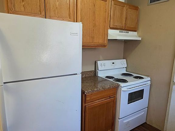 3rd image of 146 E Kelso St #Kelso146-c
