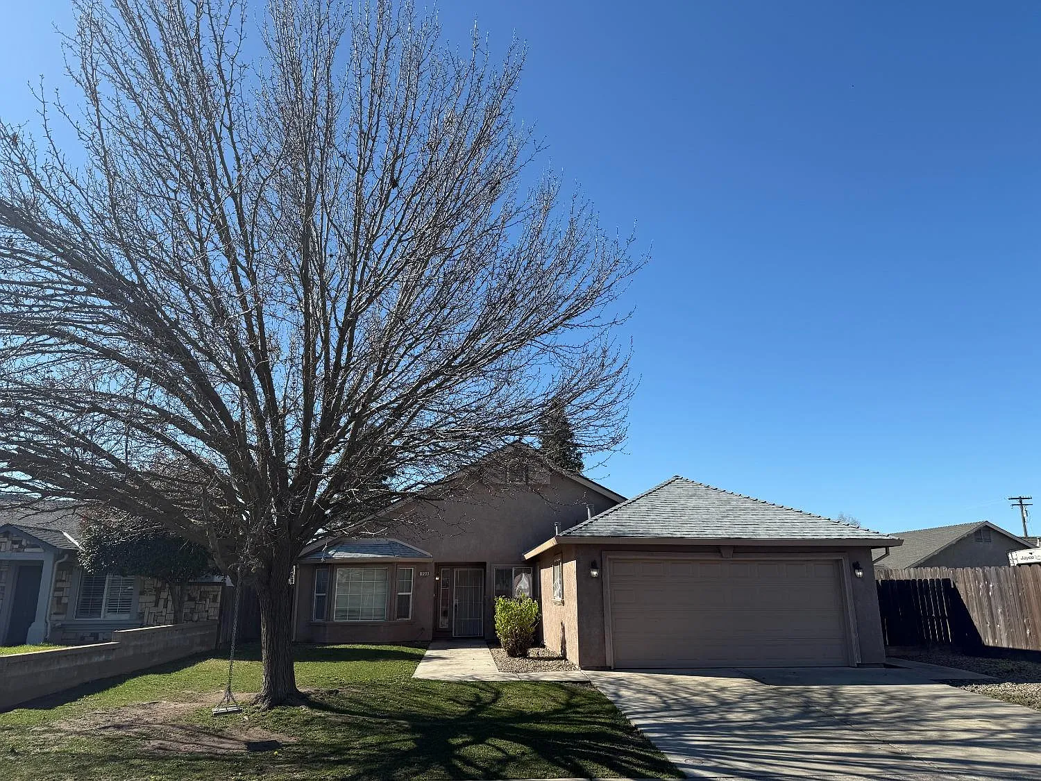 238 Larry Way photo 1