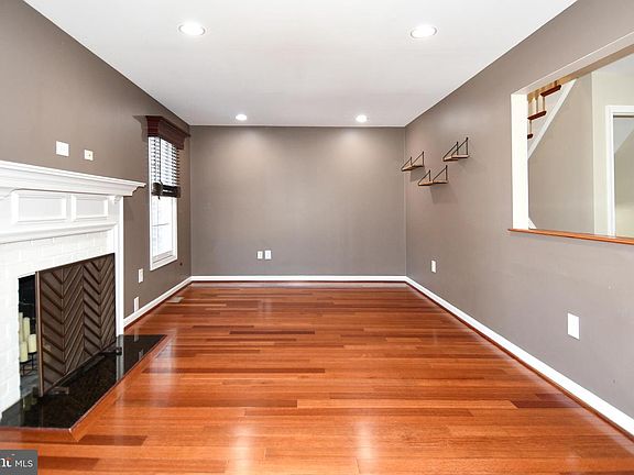 5th image of 1048 Windrush Ln #39