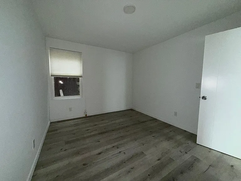 5806 Camerford Ave — Photo 9