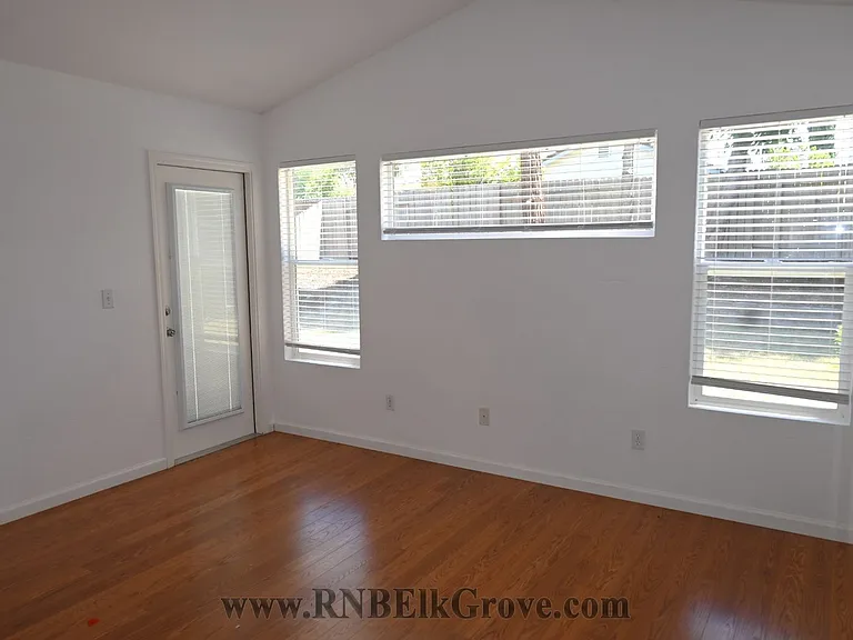 9142 Eastpointe Ct — Photo 17
