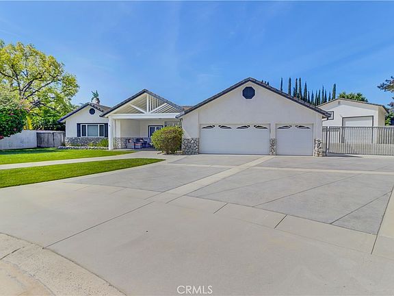 2nd image of 5821 Blueberry St