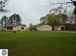 4960 W Fillmore Rd, Ithaca, MI 48847