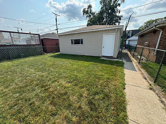 3rd image of 11032 S Ave N