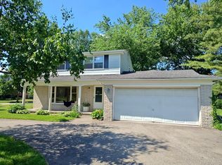3385 Muerknoll Dr, Troy, MI 48084