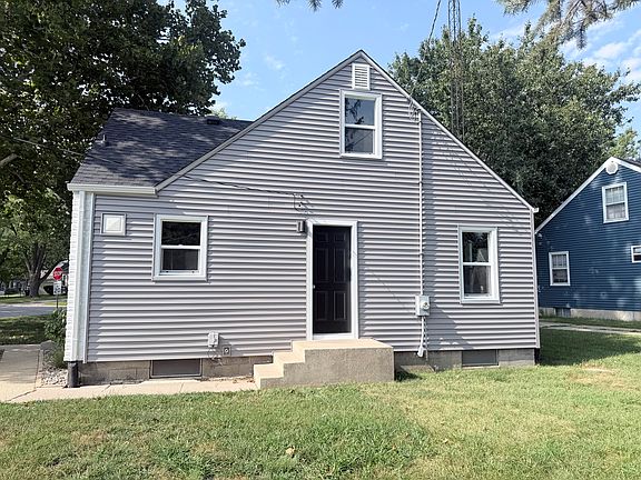 3rd image of 1330 Lennington Cir NE