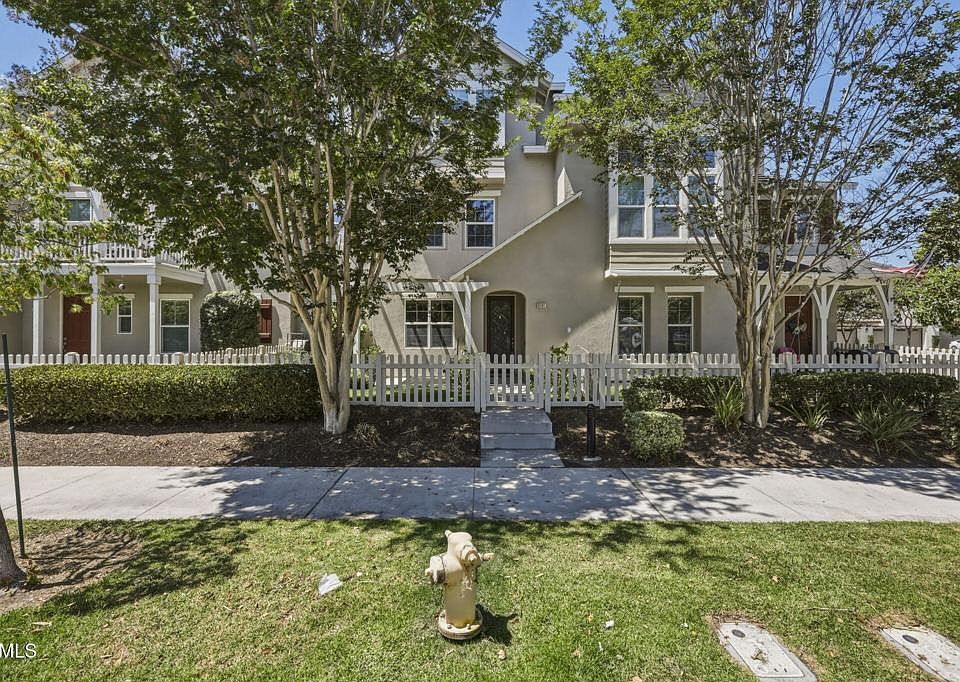 1st image of 3141 N Oxnard Blvd