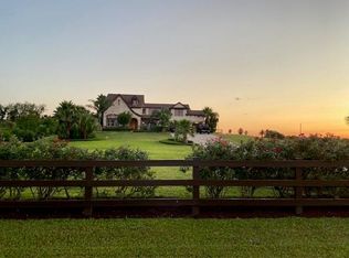 3518 Nine Mile Rd, Galveston, TX 77554