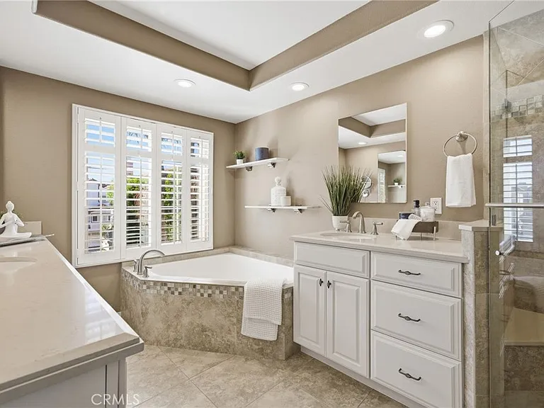 19281 Meadowood Cir — Photo 27