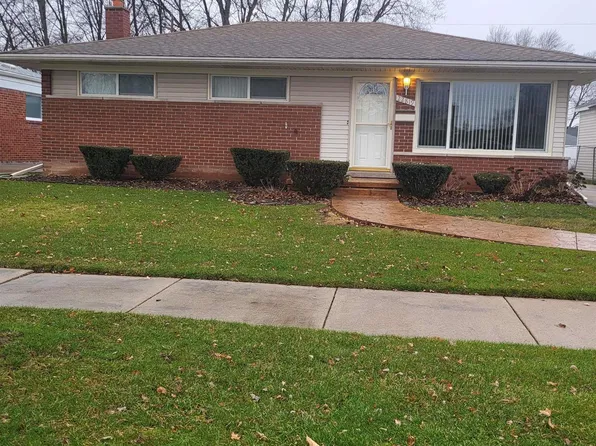 22819 Recreation St, Saint Clair Shores, MI 48082
