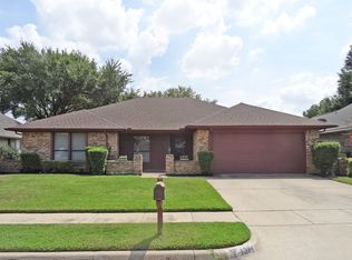 1324 Sunset Ln, Bedford, TX 76021