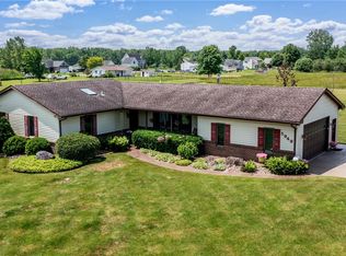 5949 Dunnigan Rd, Lockport, NY 14094