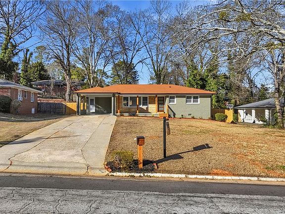 3rd image of 2631 Miriam Ln