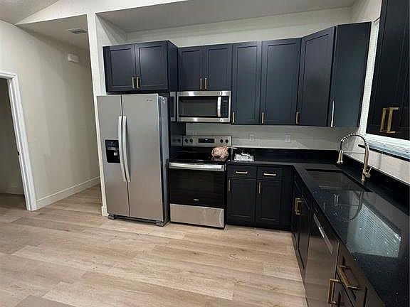 2nd image of 2352 ROSS STREET