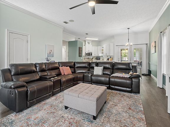 5th image of 1801 Glencoe Dr