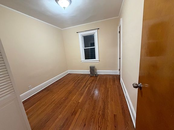 3rd image of 2823 La Salle Ave #1