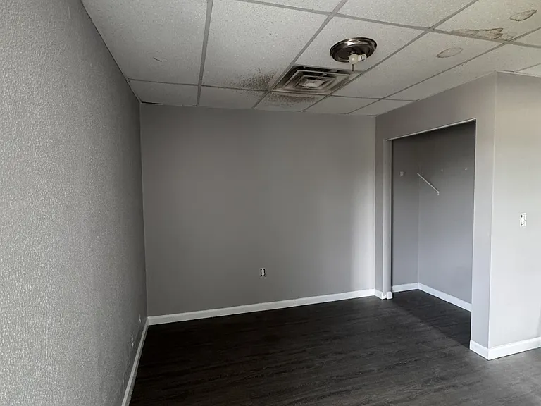 643 S Wood St #4 — Photo 7