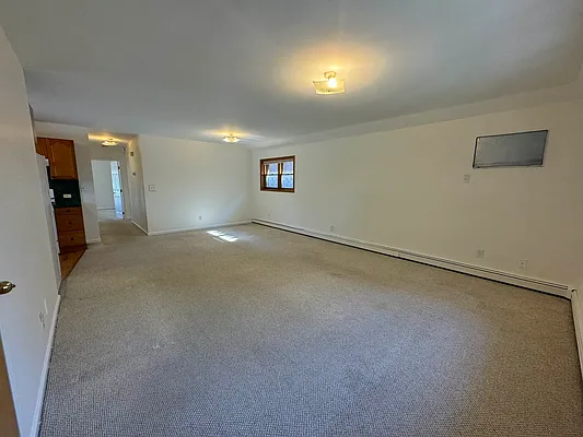 Rented by Luxian International Realty LLC | media 2