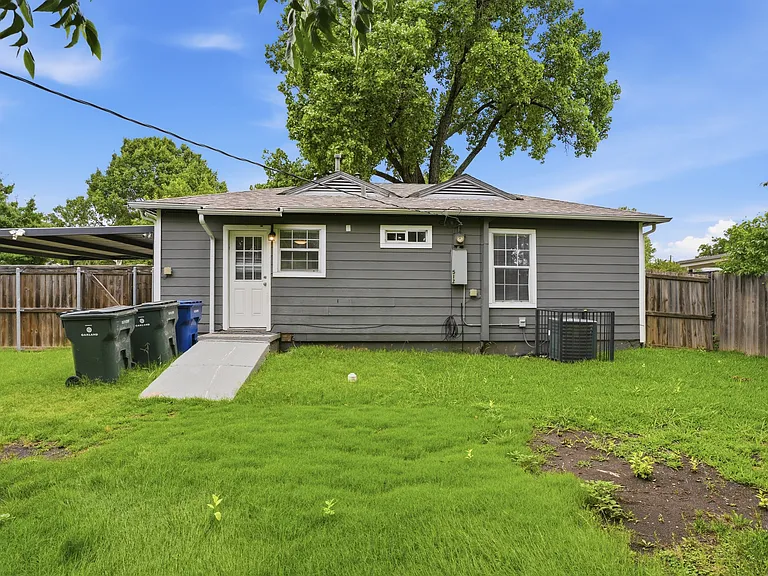 512 Freeman Dr — Photo 13