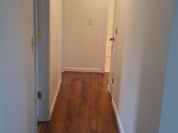 5th image of 920 East Dr