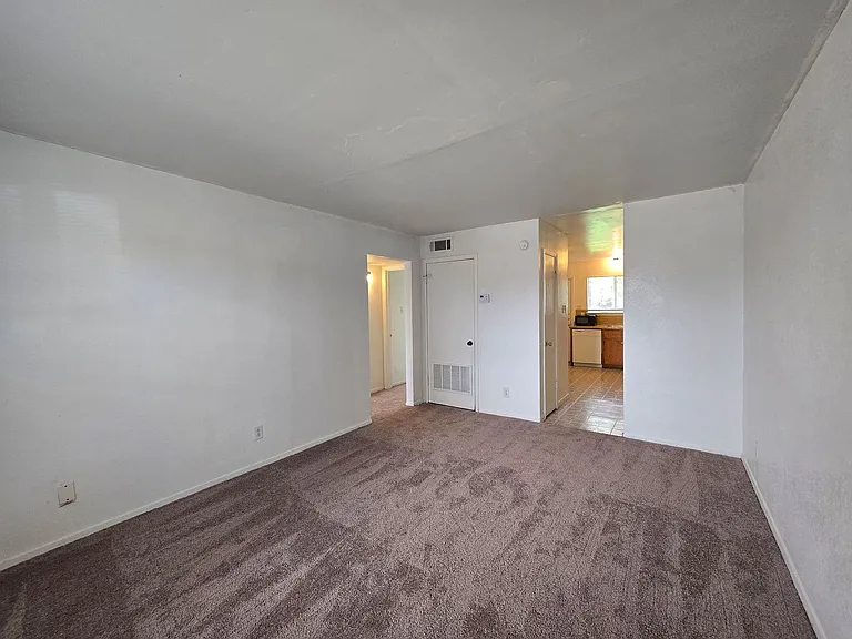 1305 Quail Cir #A — Photo 4
