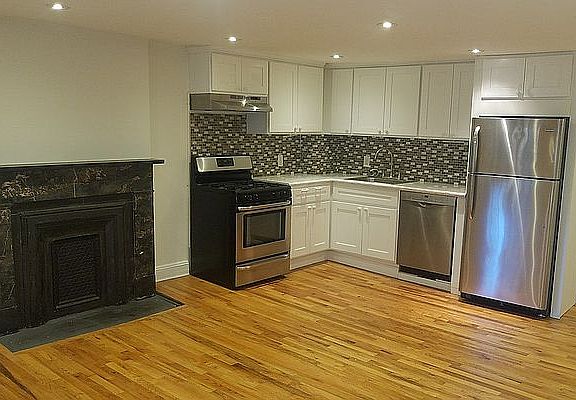 4th image of 633 Carlton Ave