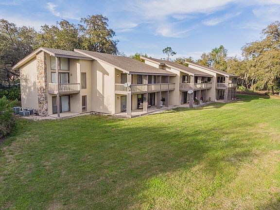 2nd image of 713 Olde Camelot Cir