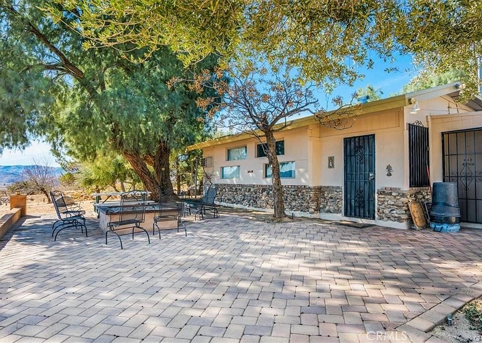 1st image of 3961 Avenida Del Sol
