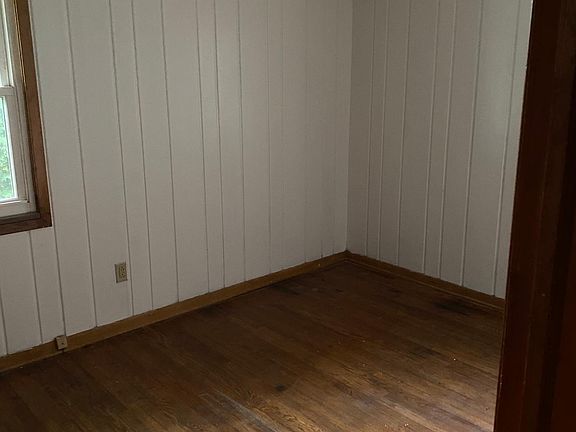 2nd image of 3668 Royalton Rd Unit 2