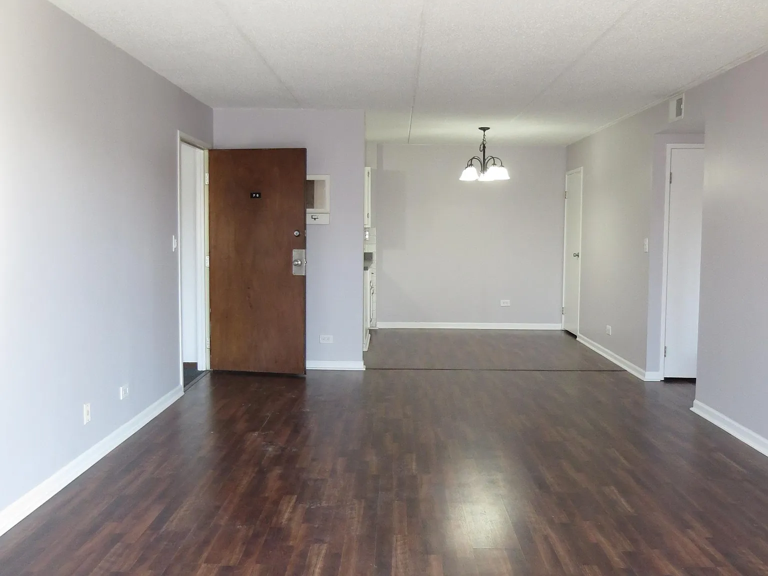 2 bed, 1.5 bath, 927 sqft, $1,800 — Photo 4