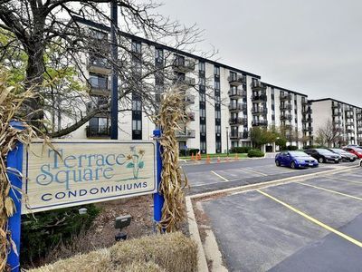 9701 N Dee Rd APT 5M, Niles, IL, 60714