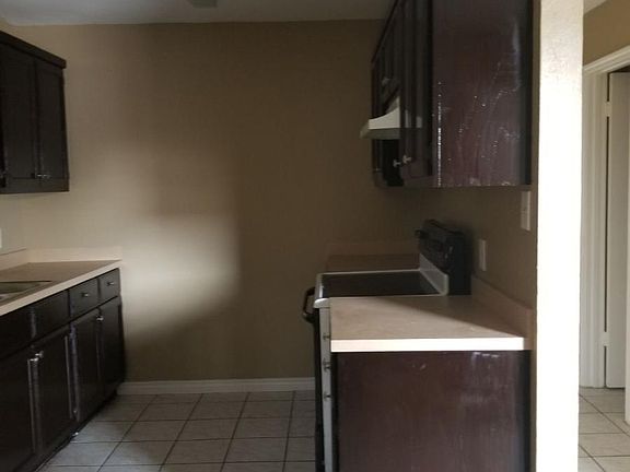 5th image of 918 W Caffery Ave