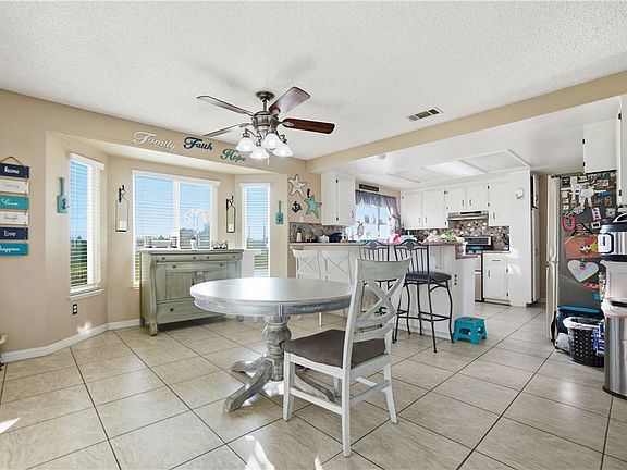 5th image of 15358 Apple Valley Rd