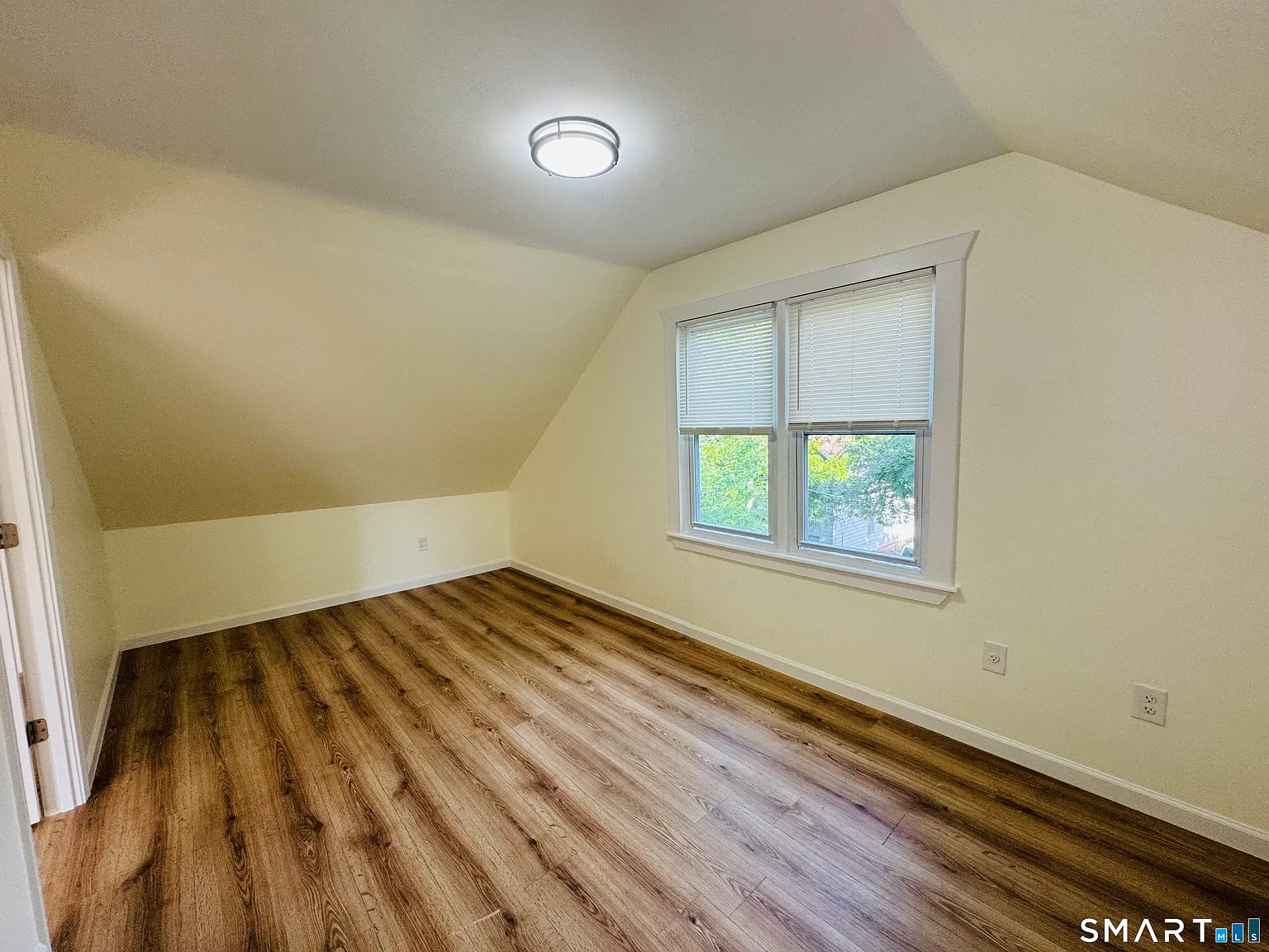 1 bed, 1.0 bath, 902 sqft, $1,400 — Photo 3