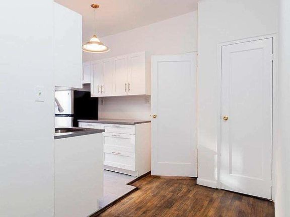 3rd image of 217 Thompson St APT 19