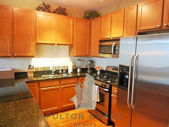 5th image of 1110 W 15th St Unit 408