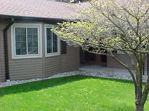 7378 Pinegrove Dr #84, Jenison, MI 49428