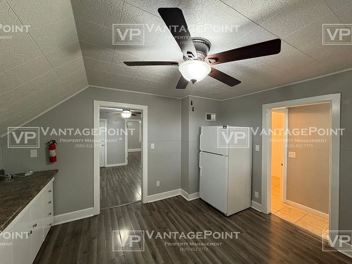 713 South 24th Street - OAN - Upper — Photo 2