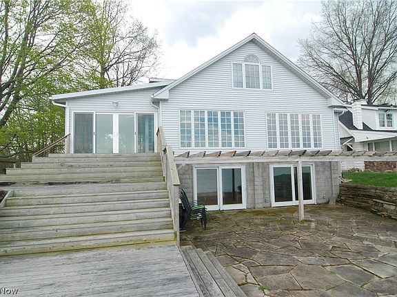 2nd image of 3960 Edgewater Dr