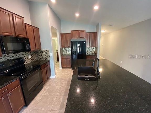 3rd image of 353 Cascade Bend Dr