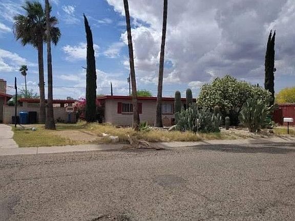 3rd image of 4548 S Paseo Don Juan