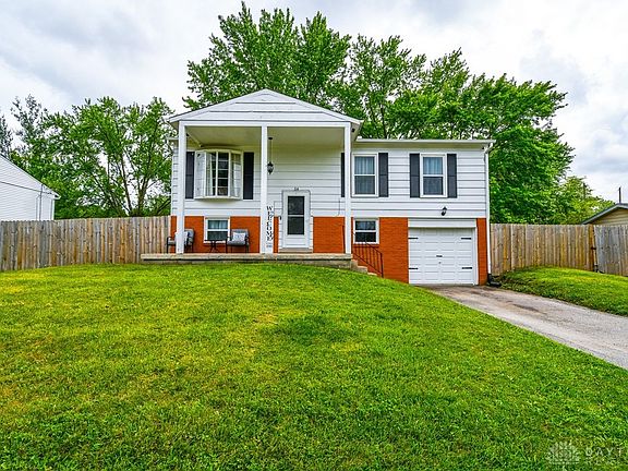 3rd image of 54 Chaplen Dr