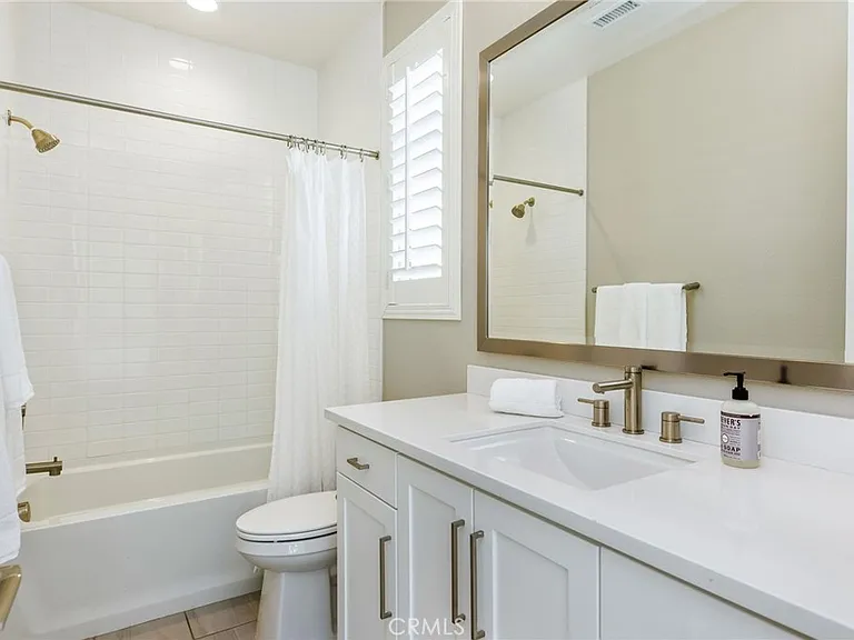 921 Camber Ln — Photo 18