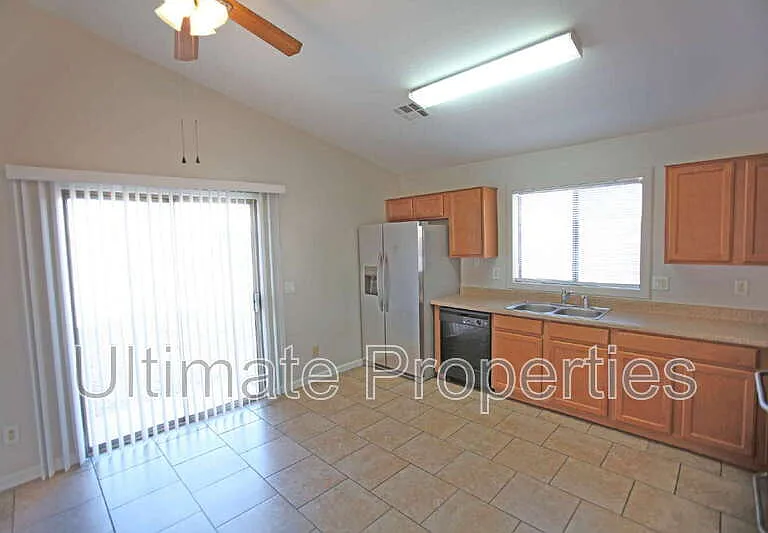 23774 W Desert Bloom St — Photo 4