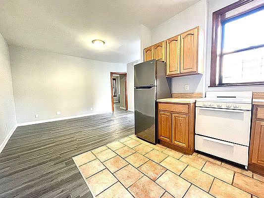1st image of 177 16th St #11